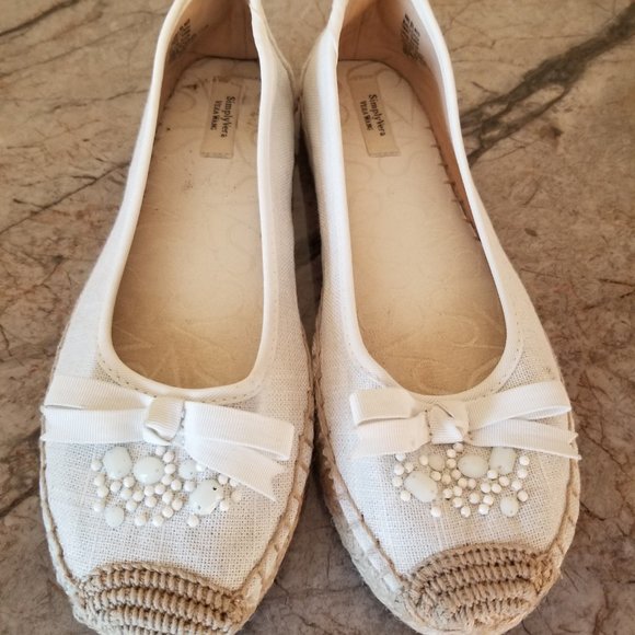 Simply Vera by Vera Wang Women's Cream Espadrilles - Picture 2 of 4